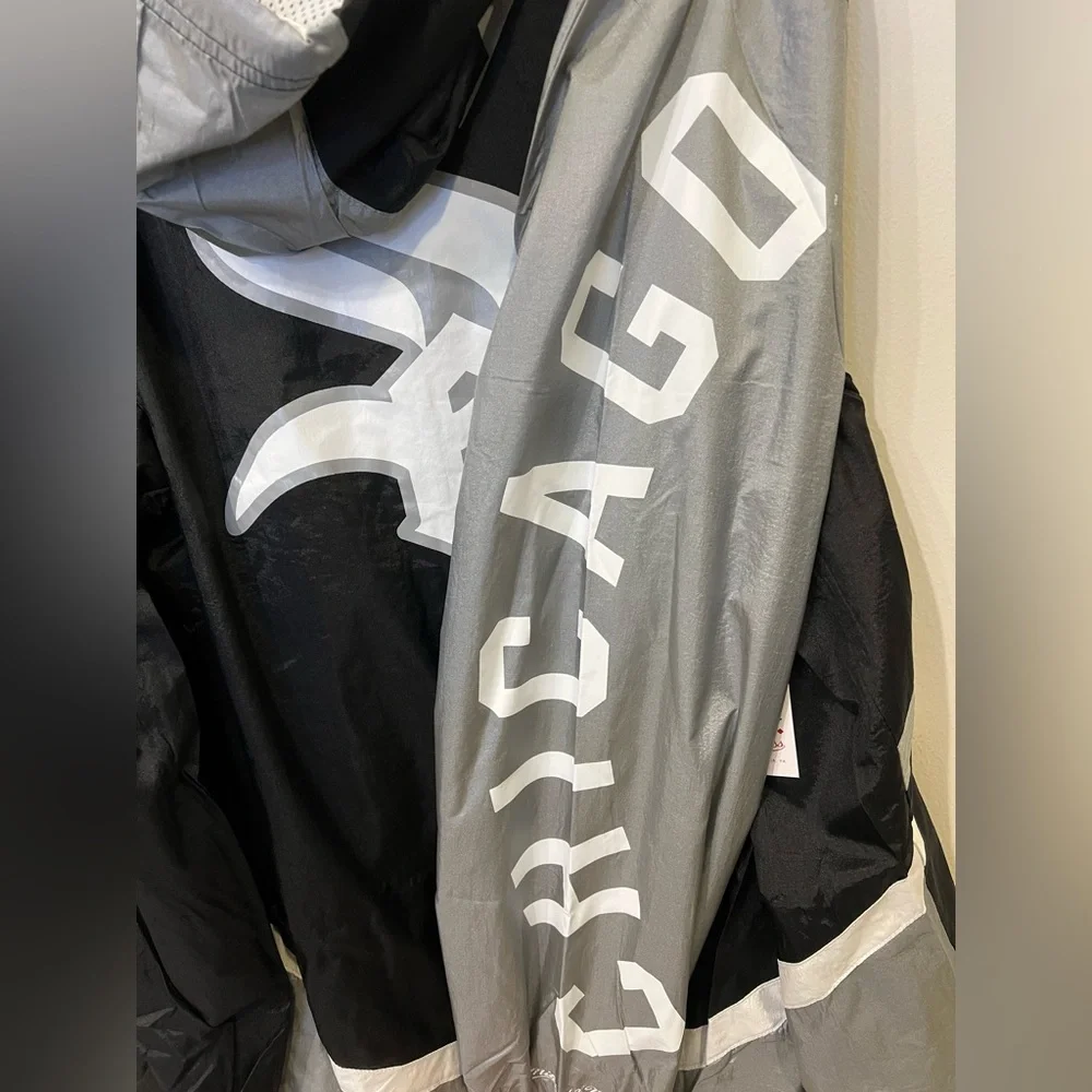 NWT MITCHELL AND NESS CHICAGO WHITE SOX MENS BLACK LIGHT WEIGHT JACKET XL - Picture 3 of 9